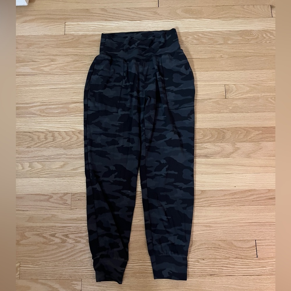 Athleta Camo Joggers!!